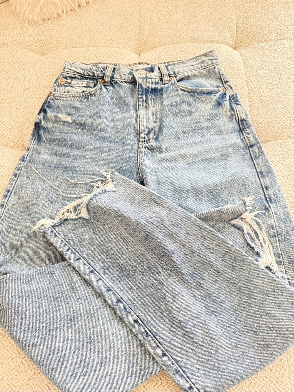 GARAGE WASHED RIPPED JEANS